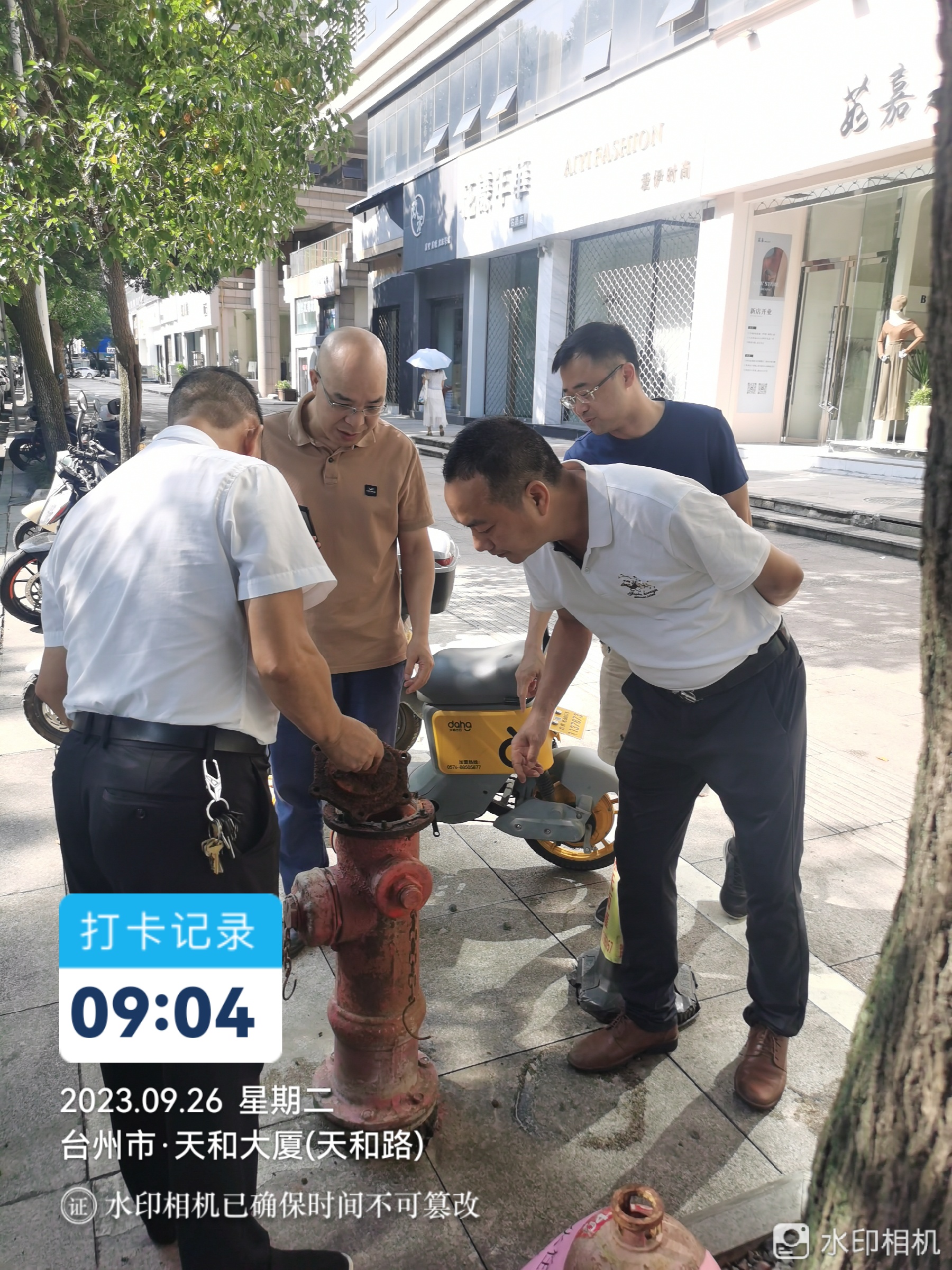 1695876171956602.jpg 天和大廈東測(cè)消火栓檢查(物業(yè)拍攝).jpg