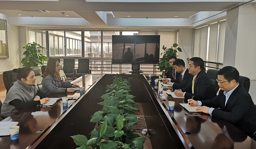 20181219 財(cái)務(wù)結(jié)算中心主動(dòng)對接銀行拓寬融資思路_副本.jpg
